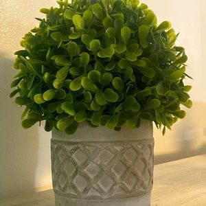 Decorative faux plant